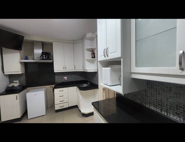 18 BEDROOM FREESTANDING FOR SALE IN SCOTTSVILLE